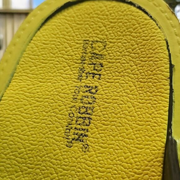 CAPE ROBBIN Chunky Black and Yellow Women's Clogs SIZE 9 - Picture 3 of 6